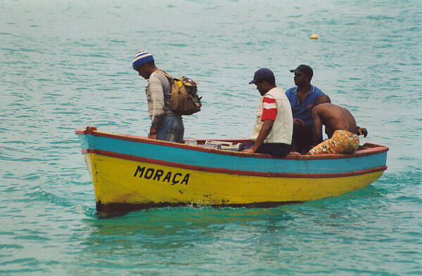 Capoverde041.JPG - Il rientro dalla pesca, Santa Maria