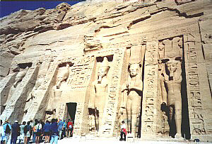 Il tempio di Hathor ad Abu Simbel, seleziona per ingrandire