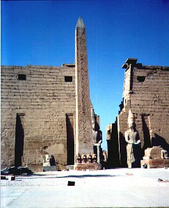 Ingresso monumentale del Tempio di Luxor, seleziona per ingrandire