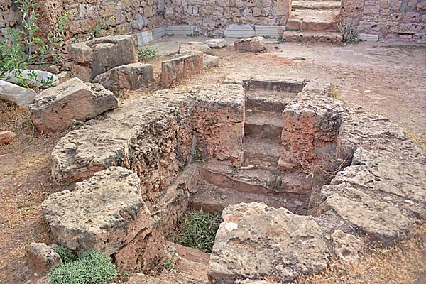 Apollonia_ChiesaOrientale2.jpg - La Chiesa Orientale con l'antico battistero