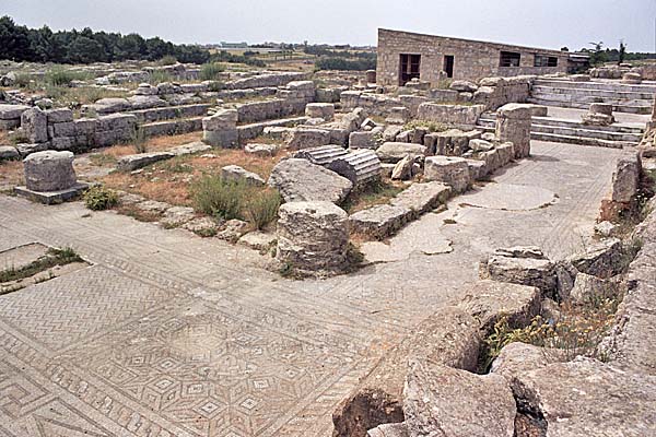 Cirene_CasaGiasoneMagno1.jpg - La casa di Giasone Magno, l'ingresso con l'Empluvium