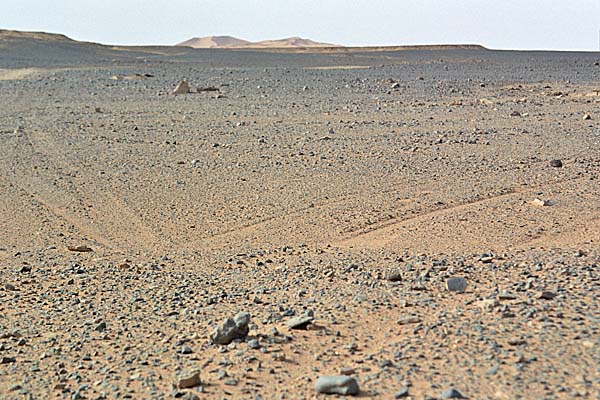 JebelAcacus_Panorama1.jpg - In lontananza il profilo delle Dune di Iguidi Ouan Kasa