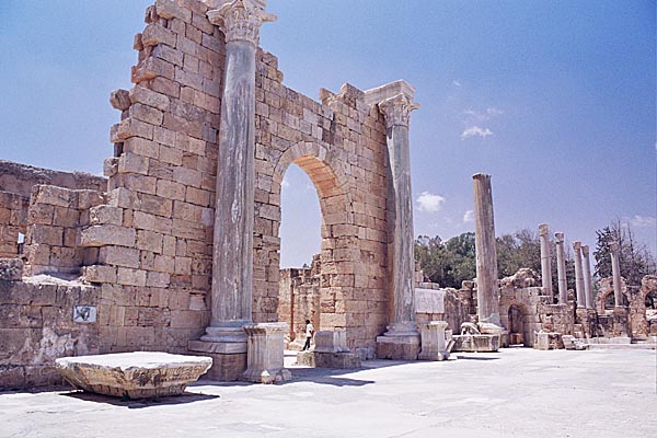 LeptisMagna_TermeAdriano1.jpg - L'ingresso delle Terme di Adriano