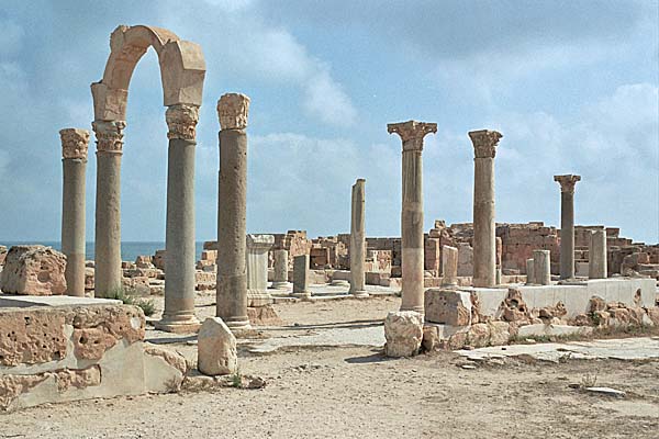 Sabratha_TempioSerapide.jpg - Il Tempio di Serapide