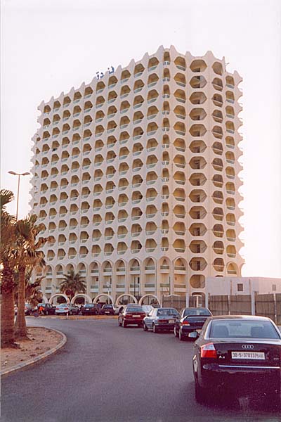 Tripoli_CittaModerna11.jpg - L'albergo Funduq Bab al-Bahar