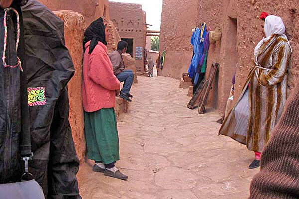 Marocco317.jpg - La Kasbah di Aït Benhaddou, vicoli interni