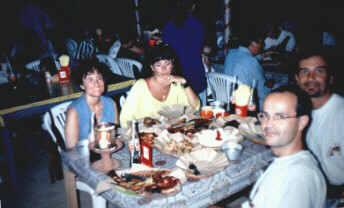 bali004.jpg - Cena al Warung Roma , Jimbaran Bay