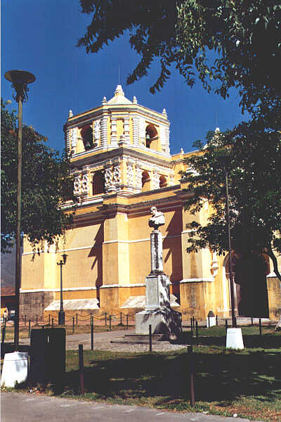 Guatemala034.JPG - Iglesia y Convento de Nuestra Senora de La Merced