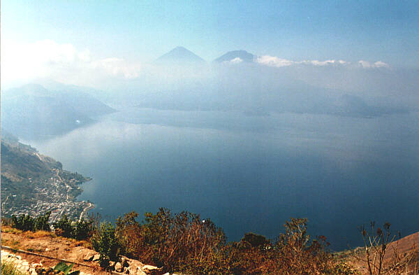 Guatemala041.JPG - Lago Atitlan