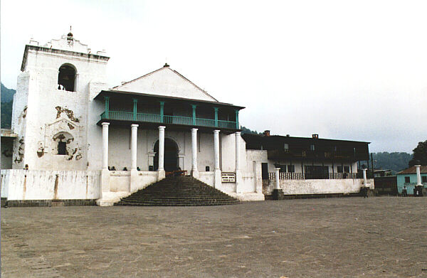 Guatemala046.JPG - Santiago de Atitlan, la chiesa