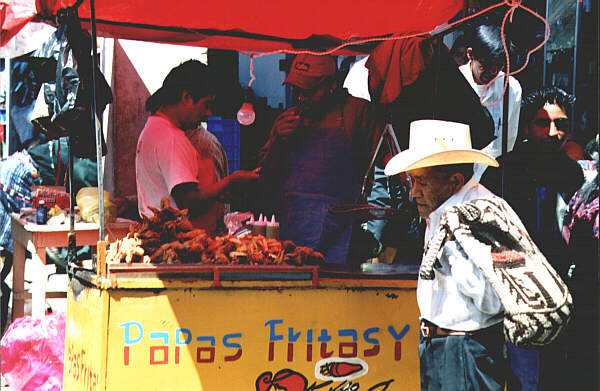 Guatemala056.JPG - Chiosco di pollo fritto