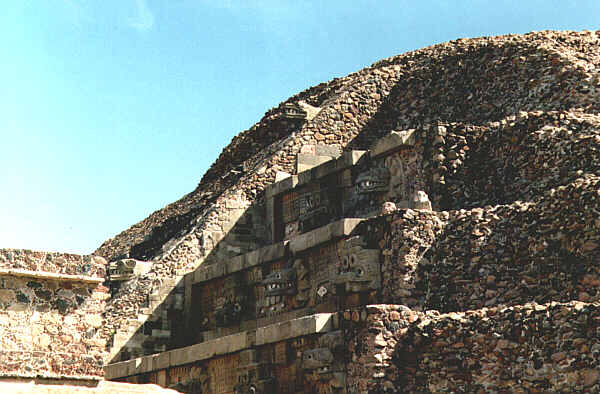 Mexico035.JPG - Tempio di Quetzalcoalt