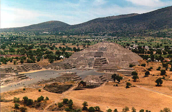 Mexico036.JPG - Piramide della Luna